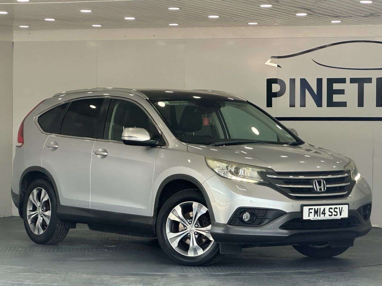 A 2014 HONDA CR-V 2.2 i-DTEC EX SUV 5dr Diesel Manual 4WD Euro 5 (s/s) (150 ps) A 2014 HONDA CR-V 2.2 i-DTEC EX SUV 5dr Diesel Manual 4WD Euro 5 (s/s) (150 ps)