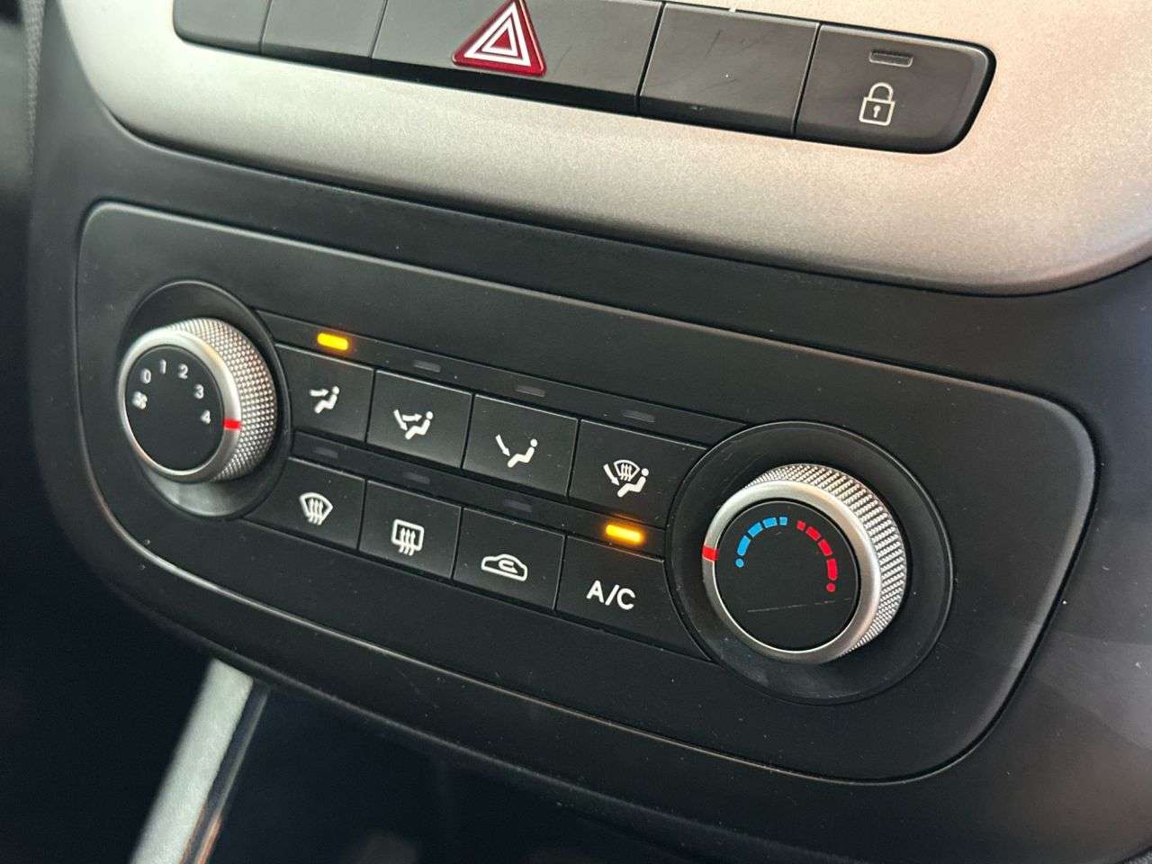 2015 KIA VENGA 2015 KIA VENGA