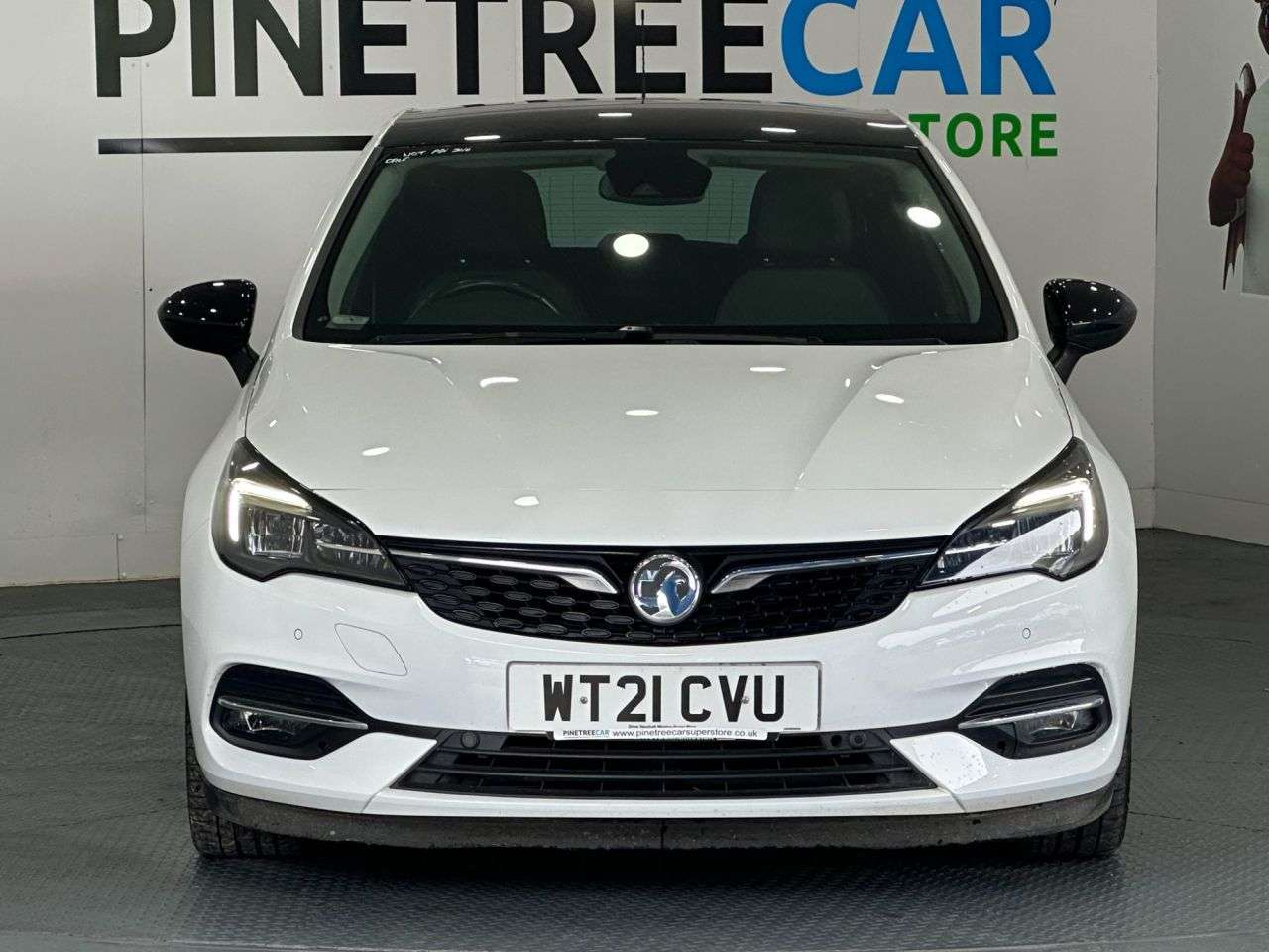 A 2021 VAUXHALL ASTRA 1.5 Turbo D Griffin Edition Hatchback 5dr Diesel Manual Euro 6 (s/s) (122 p A 2021 VAUXHALL ASTRA 1.5 Turbo D Griffin Edition Hatchback 5dr Diesel Manual Euro 6 (s/s) (122 p