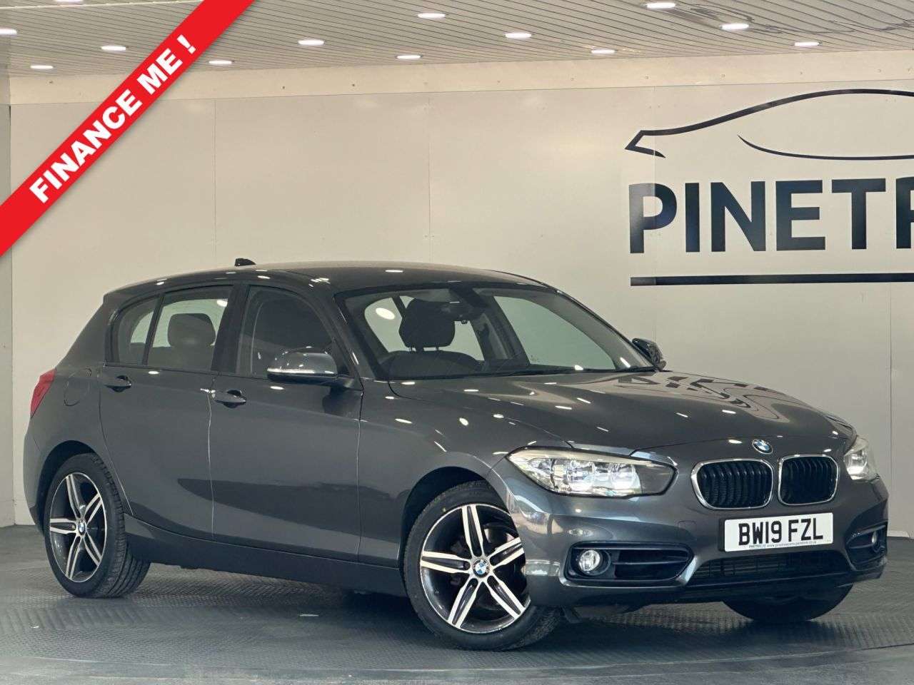A 2019 BMW 1 SERIES 1.5 118i GPF Sport Hatchback 5dr Petrol Auto Euro 6 (s/s) (136 ps) A 2019 BMW 1 SERIES 1.5 118i GPF Sport Hatchback 5dr Petrol Auto Euro 6 (s/s) (136 ps)