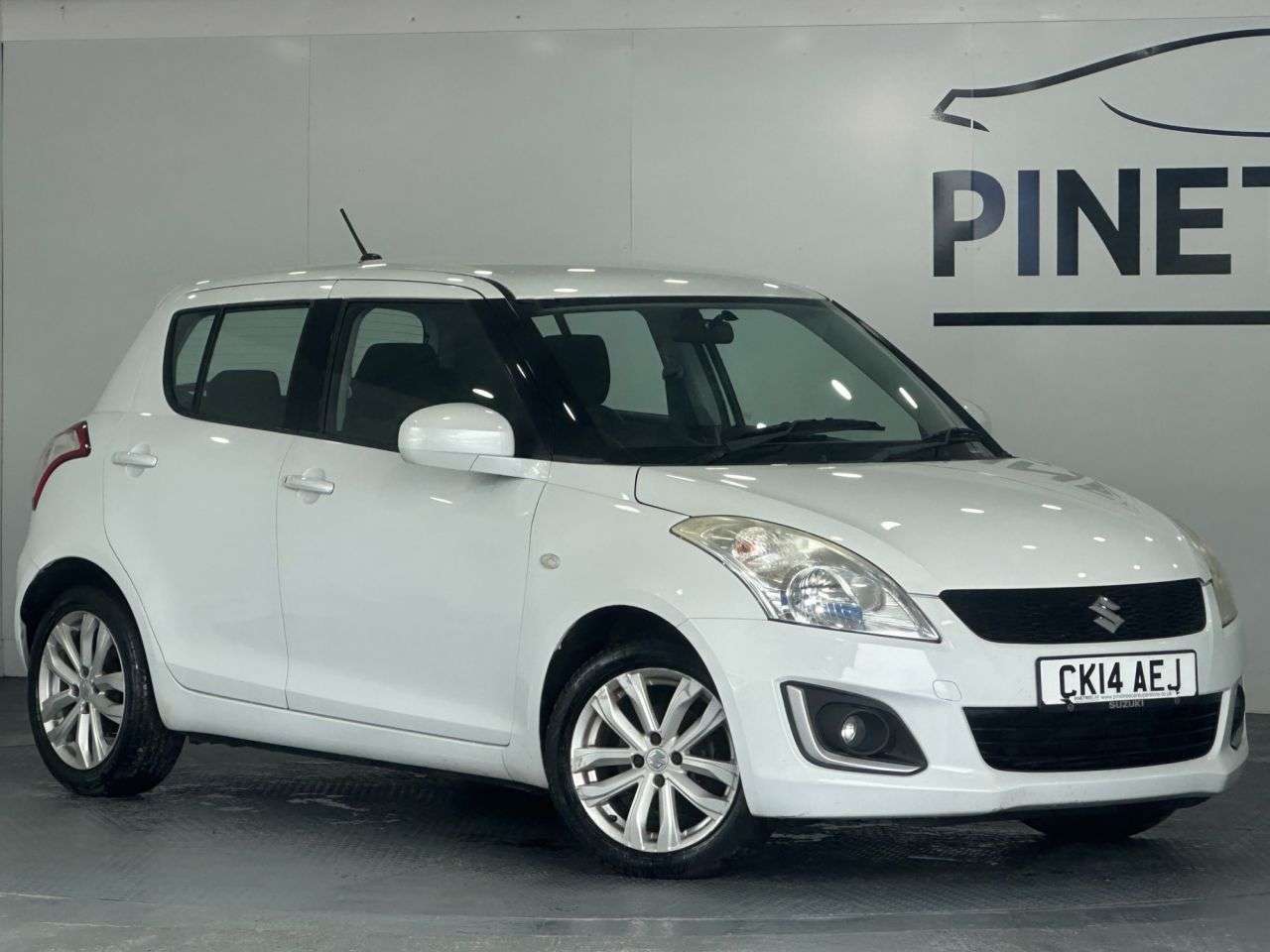 A 2014 SUZUKI SWIFT 1.2 SZ3 Hatchback 5dr Petrol Manual Euro 5 (94 ps) A 2014 SUZUKI SWIFT 1.2 SZ3 Hatchback 5dr Petrol Manual Euro 5 (94 ps)