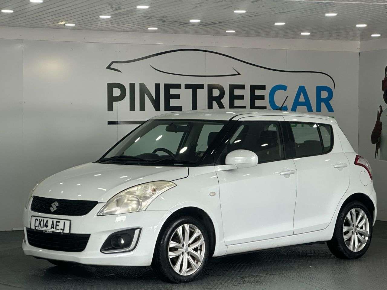 A 2014 SUZUKI SWIFT 1.2 SZ3 Hatchback 5dr Petrol Manual Euro 5 (94 ps) A 2014 SUZUKI SWIFT 1.2 SZ3 Hatchback 5dr Petrol Manual Euro 5 (94 ps)