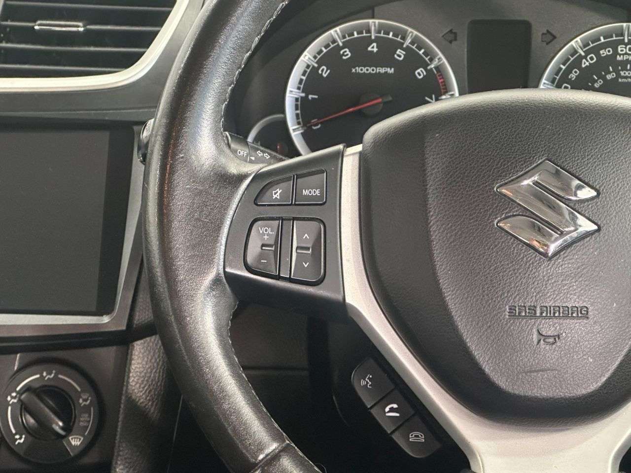 2014 SUZUKI SWIFT 2014 SUZUKI SWIFT