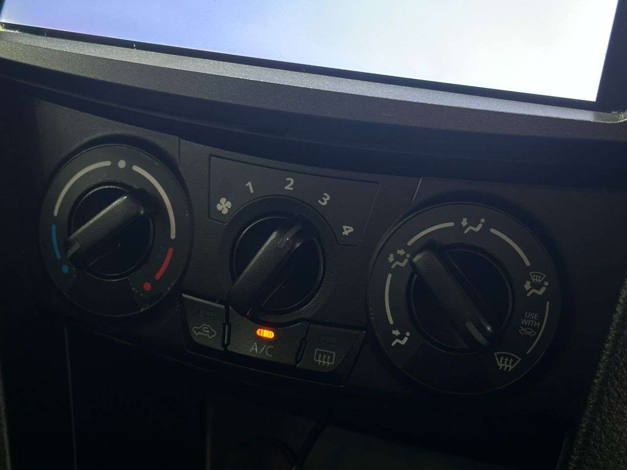 2014 SUZUKI SWIFT 2014 SUZUKI SWIFT