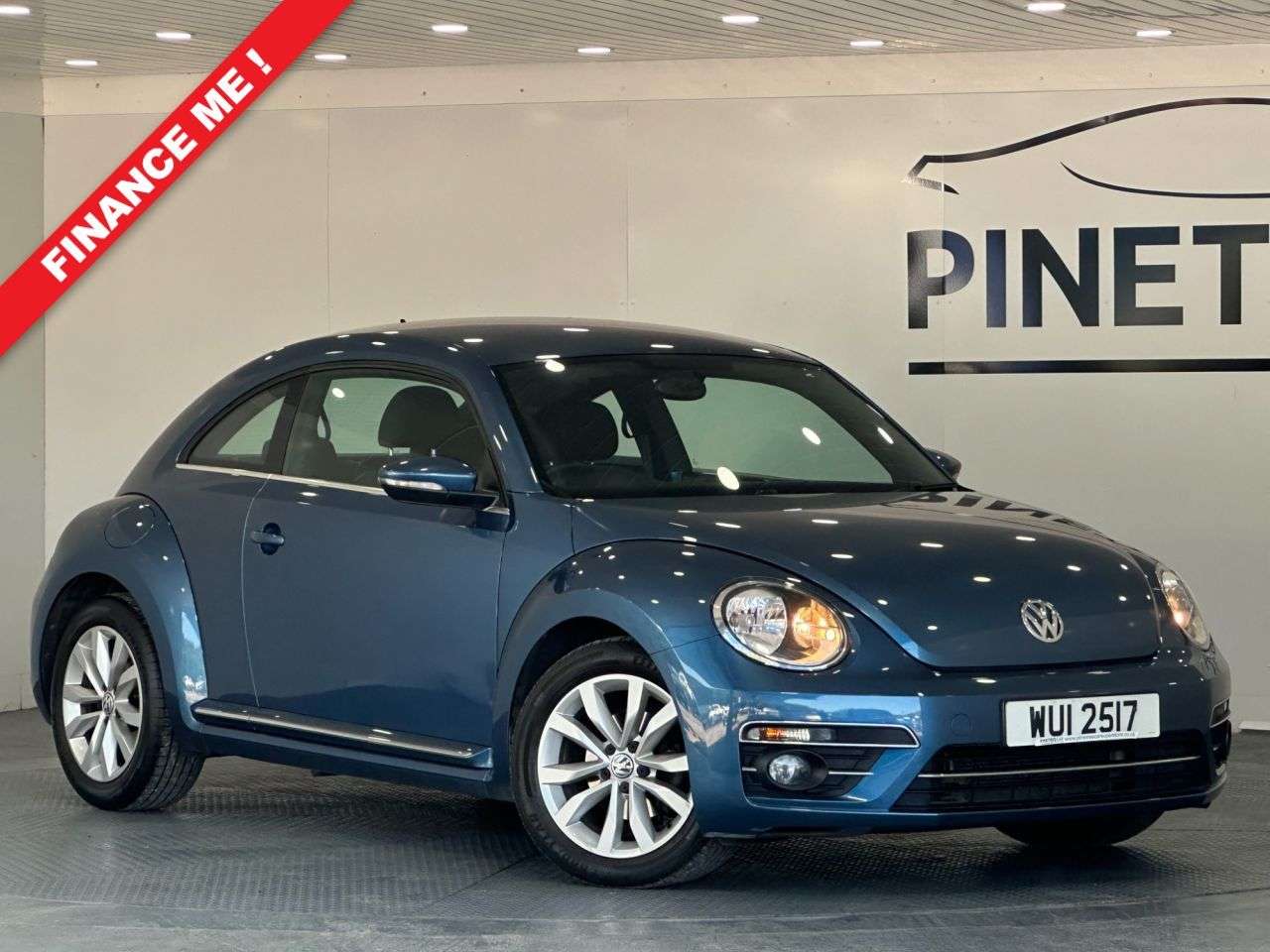 A 2017 VOLKSWAGEN BEETLE 1.2 TSI BlueMotion Tech Design Hatchback 3dr Petrol DSG Euro 6 (s/s) (105 p A 2017 VOLKSWAGEN BEETLE 1.2 TSI BlueMotion Tech Design Hatchback 3dr Petrol DSG Euro 6 (s/s) (105 p