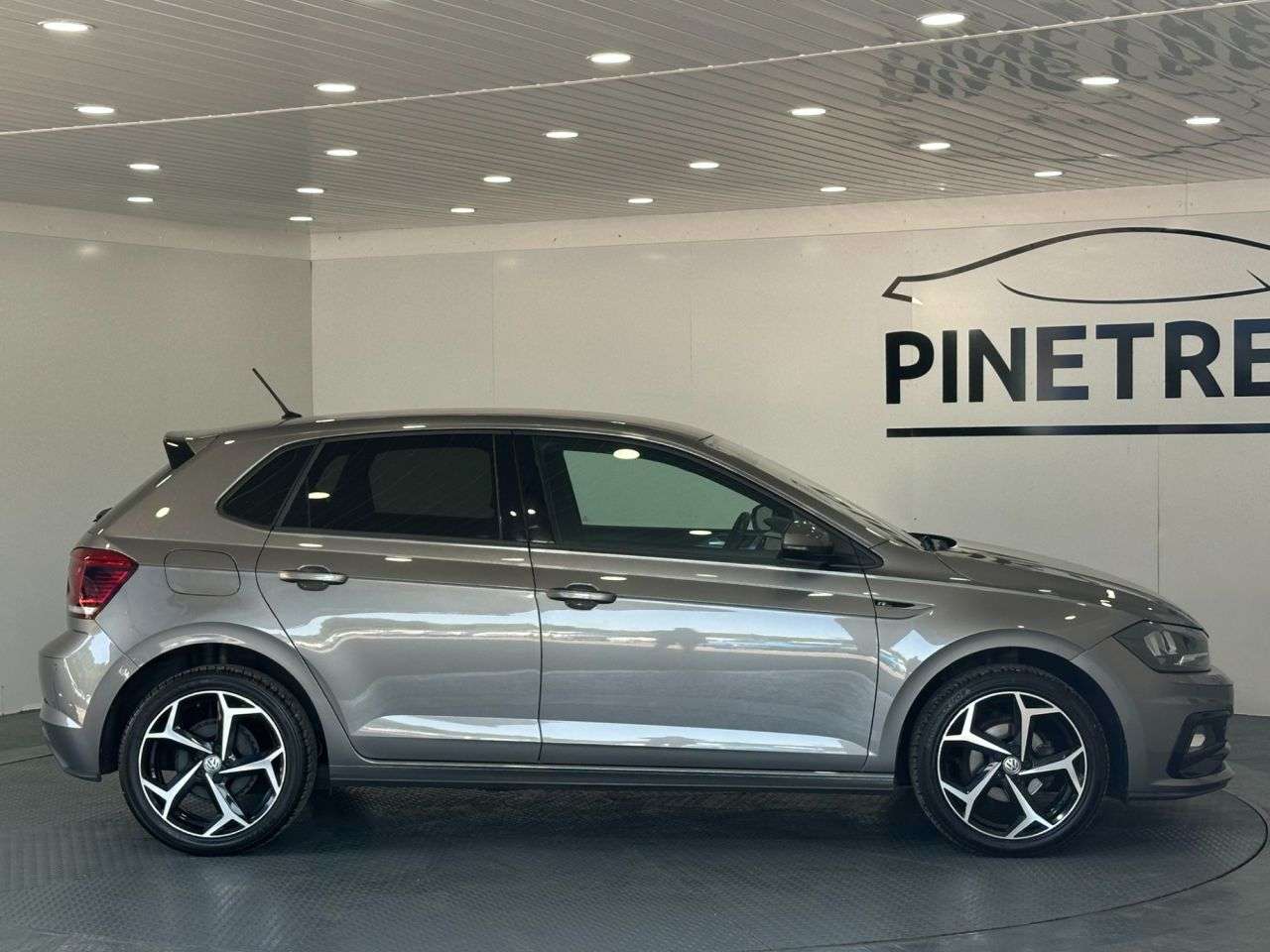 2019 VOLKSWAGEN POLO 2019 VOLKSWAGEN POLO