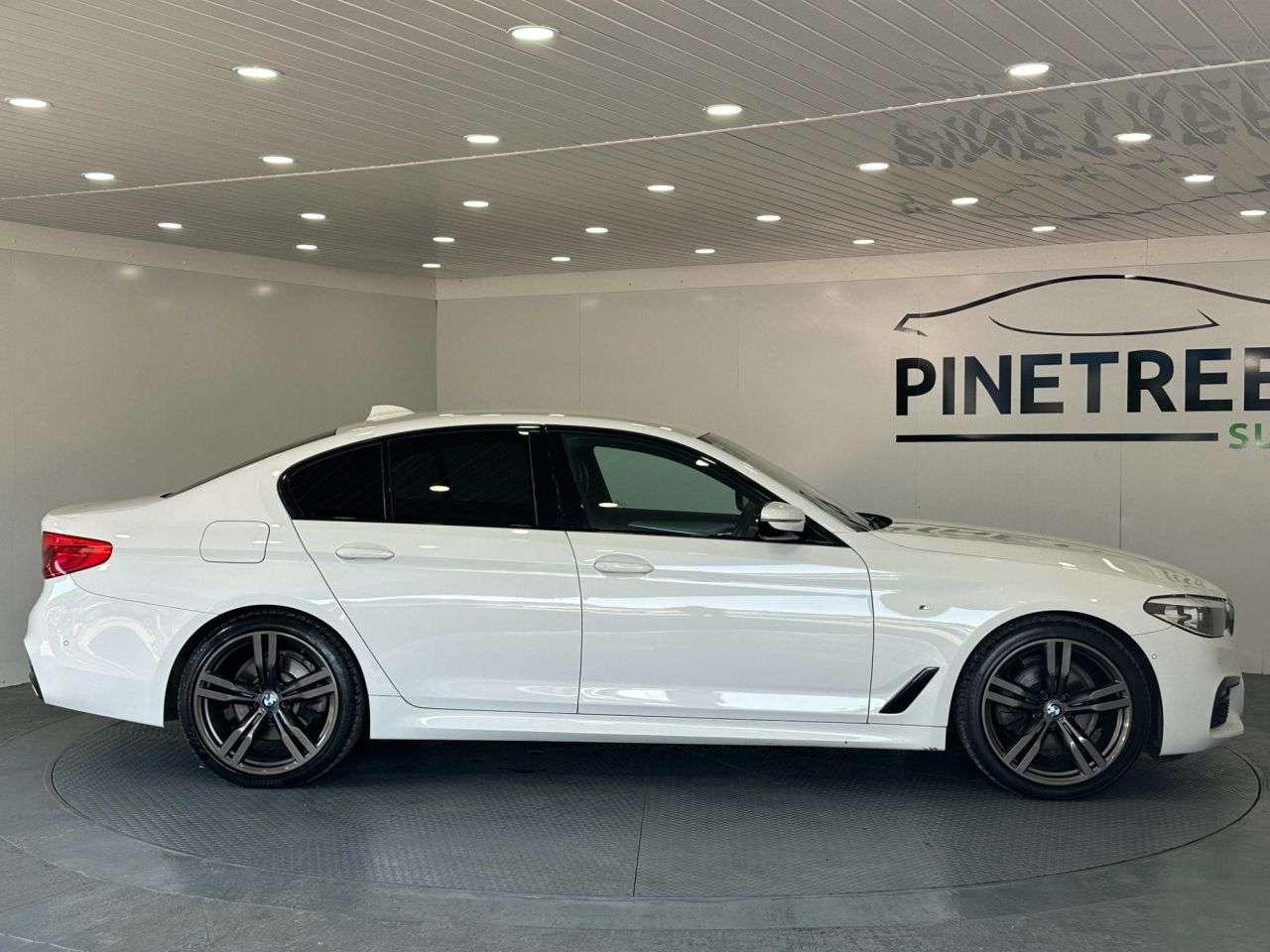 2019 BMW 5 SERIES 2019 BMW 5 SERIES