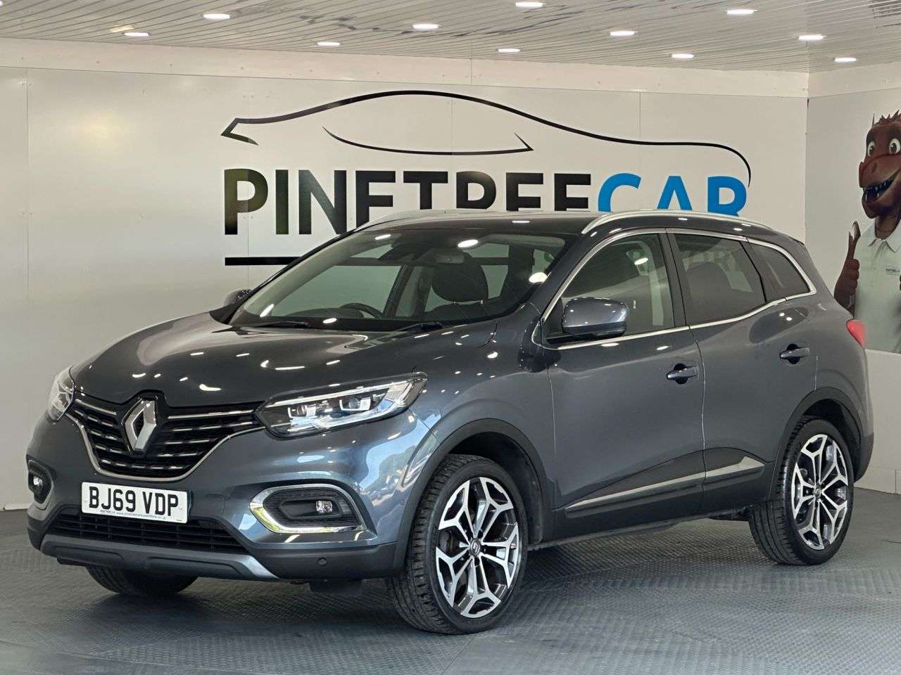 A 2019 RENAULT KADJAR 1.3 TCe GT Line SUV 5dr Petrol EDC Euro 6 (s/s) (140 ps) A 2019 RENAULT KADJAR 1.3 TCe GT Line SUV 5dr Petrol EDC Euro 6 (s/s) (140 ps)