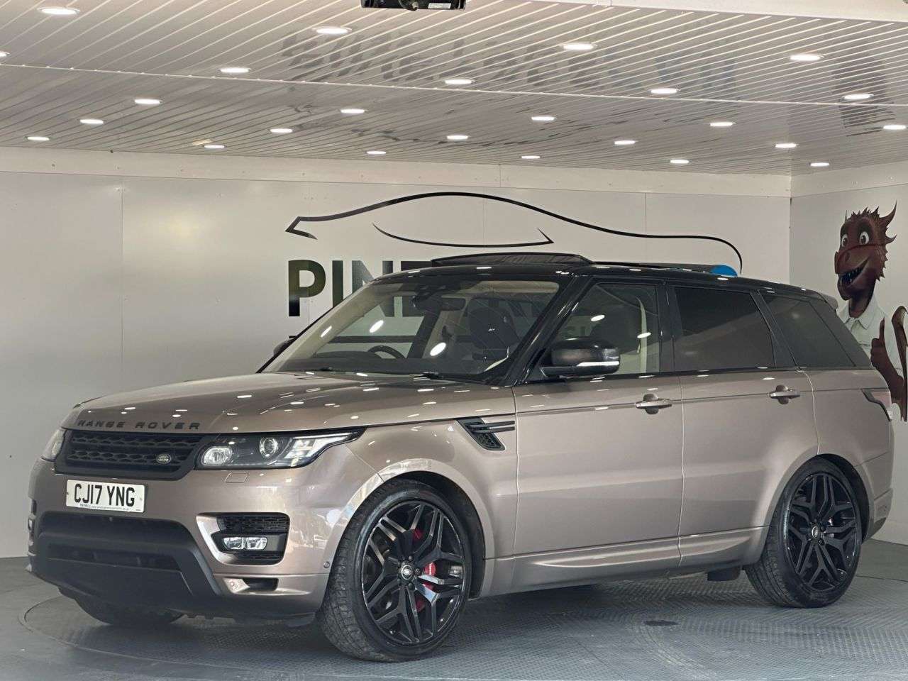 A 2017 LAND ROVER RANGE ROVER SPORT 3.0 SD V6 Autobiography Dynamic SUV 5dr Diesel Auto 4WD Euro 6 (s/s) (306 p A 2017 LAND ROVER RANGE ROVER SPORT 3.0 SD V6 Autobiography Dynamic SUV 5dr Diesel Auto 4WD Euro 6 (s/s) (306 p