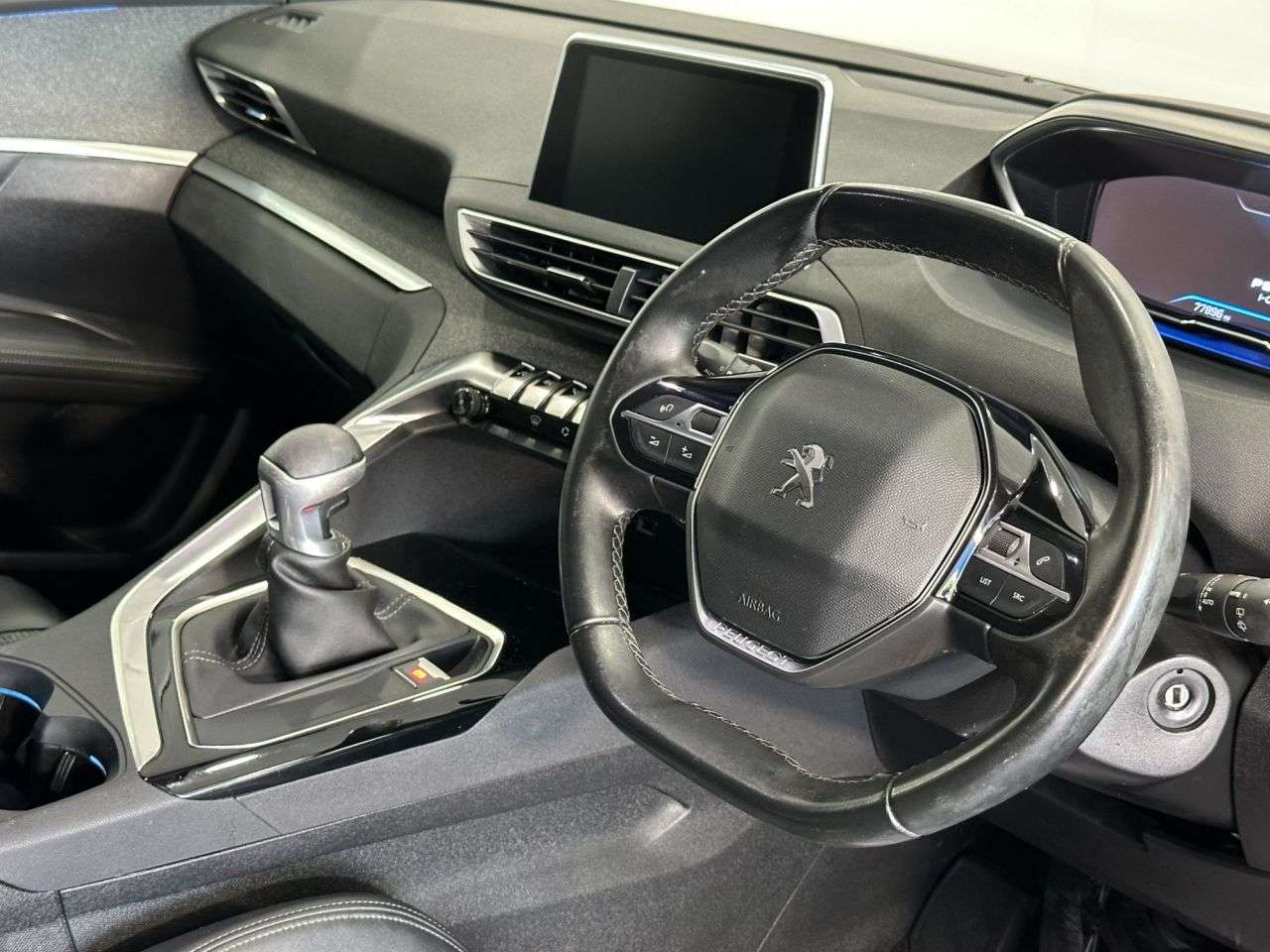 2019 PEUGEOT 3008 2019 PEUGEOT 3008
