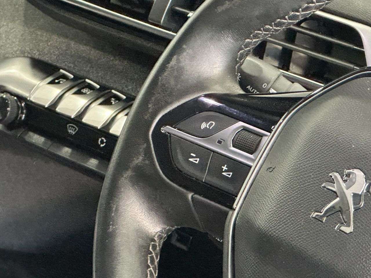 2019 PEUGEOT 3008 2019 PEUGEOT 3008