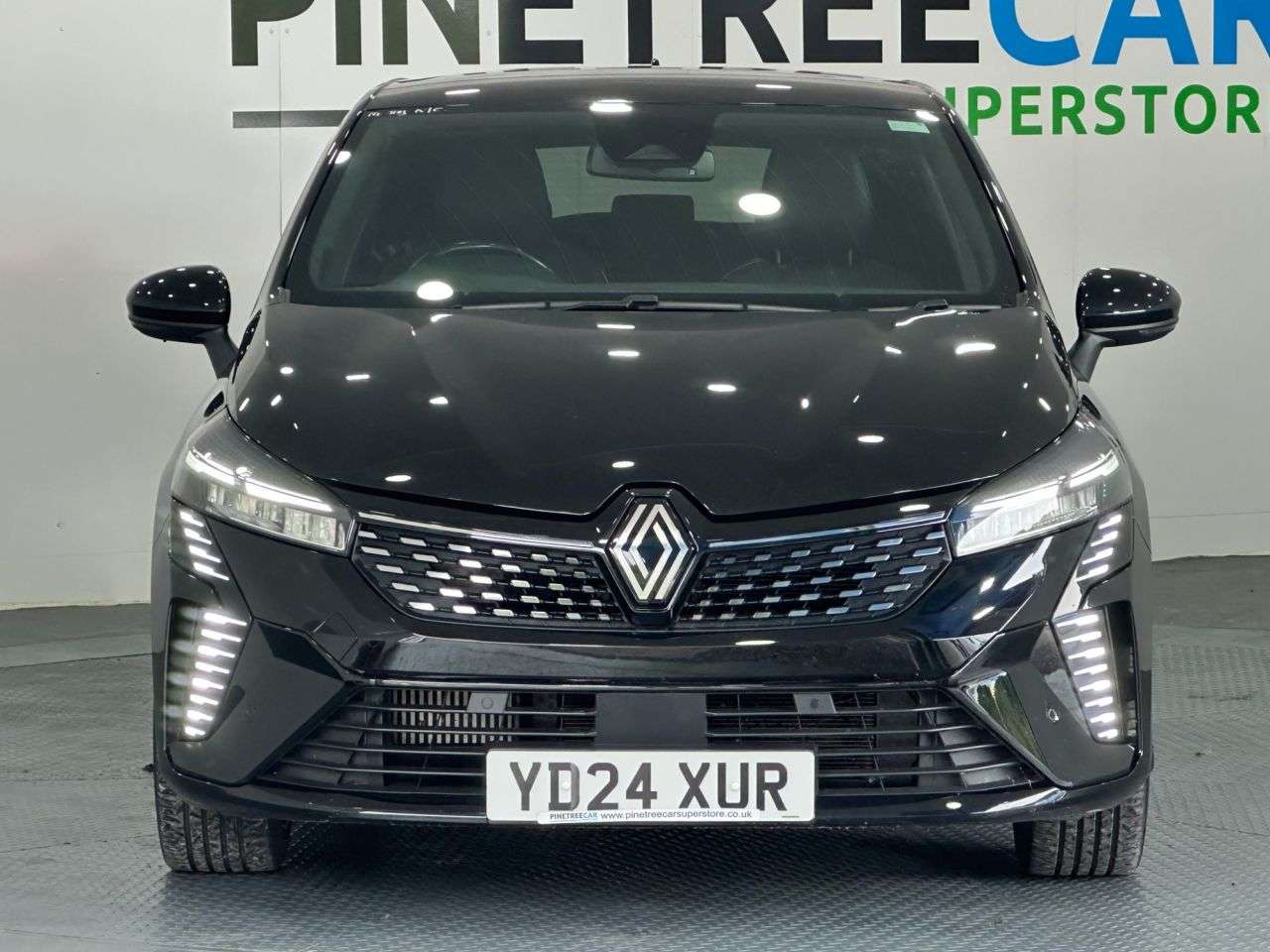A 2024 RENAULT CLIO 1.0 TCe techno Hatchback 5dr Petrol Manual Euro 6 (s/s) (90 ps) A 2024 RENAULT CLIO 1.0 TCe techno Hatchback 5dr Petrol Manual Euro 6 (s/s) (90 ps)