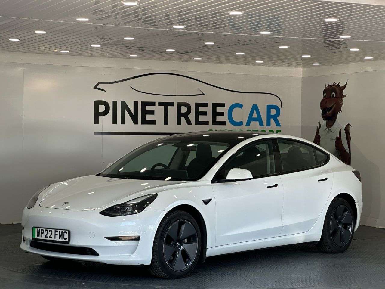 A 2022 TESLA MODEL 3 (Dual Motor) Long Range Saloon 4dr Electric Auto 4WDE (346 ps) A 2022 TESLA MODEL 3 (Dual Motor) Long Range Saloon 4dr Electric Auto 4WDE (346 ps)