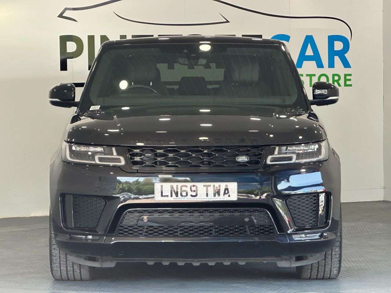 A 2019 LAND ROVER RANGE ROVER SPORT 3.0 SD V6 HSE Dynamic SUV 5dr Diesel Auto 4WD Euro 6 (s/s) (306 ps) A 2019 LAND ROVER RANGE ROVER SPORT 3.0 SD V6 HSE Dynamic SUV 5dr Diesel Auto 4WD Euro 6 (s/s) (306 ps)