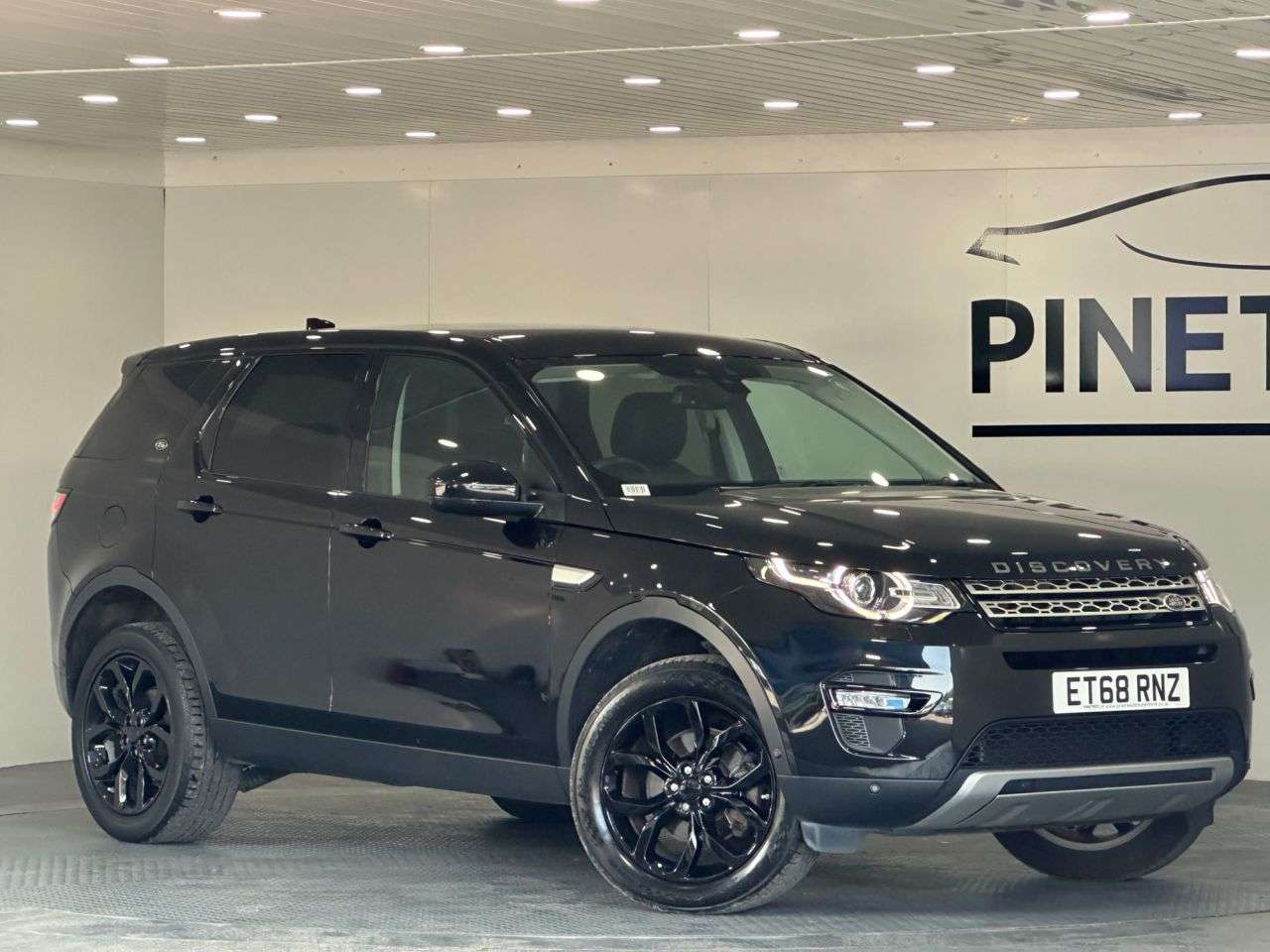 A 2018 LAND ROVER DISCOVERY SPORT 2.0 Si4 HSE SUV 5dr Petrol Auto 4WD Euro 6 (s/s) (240 ps) A 2018 LAND ROVER DISCOVERY SPORT 2.0 Si4 HSE SUV 5dr Petrol Auto 4WD Euro 6 (s/s) (240 ps)