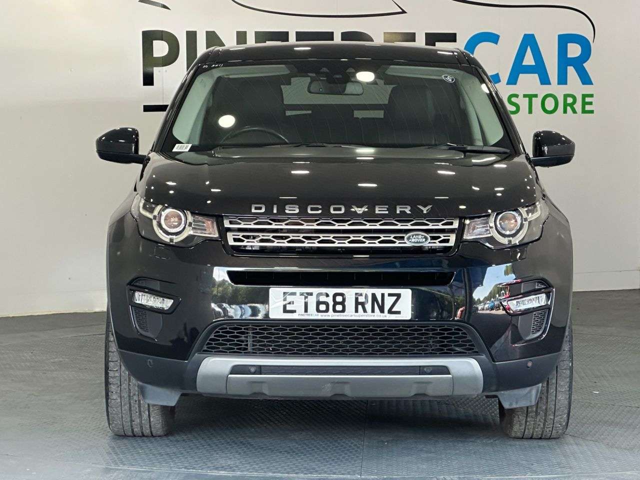 A 2018 LAND ROVER DISCOVERY SPORT 2.0 Si4 HSE SUV 5dr Petrol Auto 4WD Euro 6 (s/s) (240 ps) A 2018 LAND ROVER DISCOVERY SPORT 2.0 Si4 HSE SUV 5dr Petrol Auto 4WD Euro 6 (s/s) (240 ps)