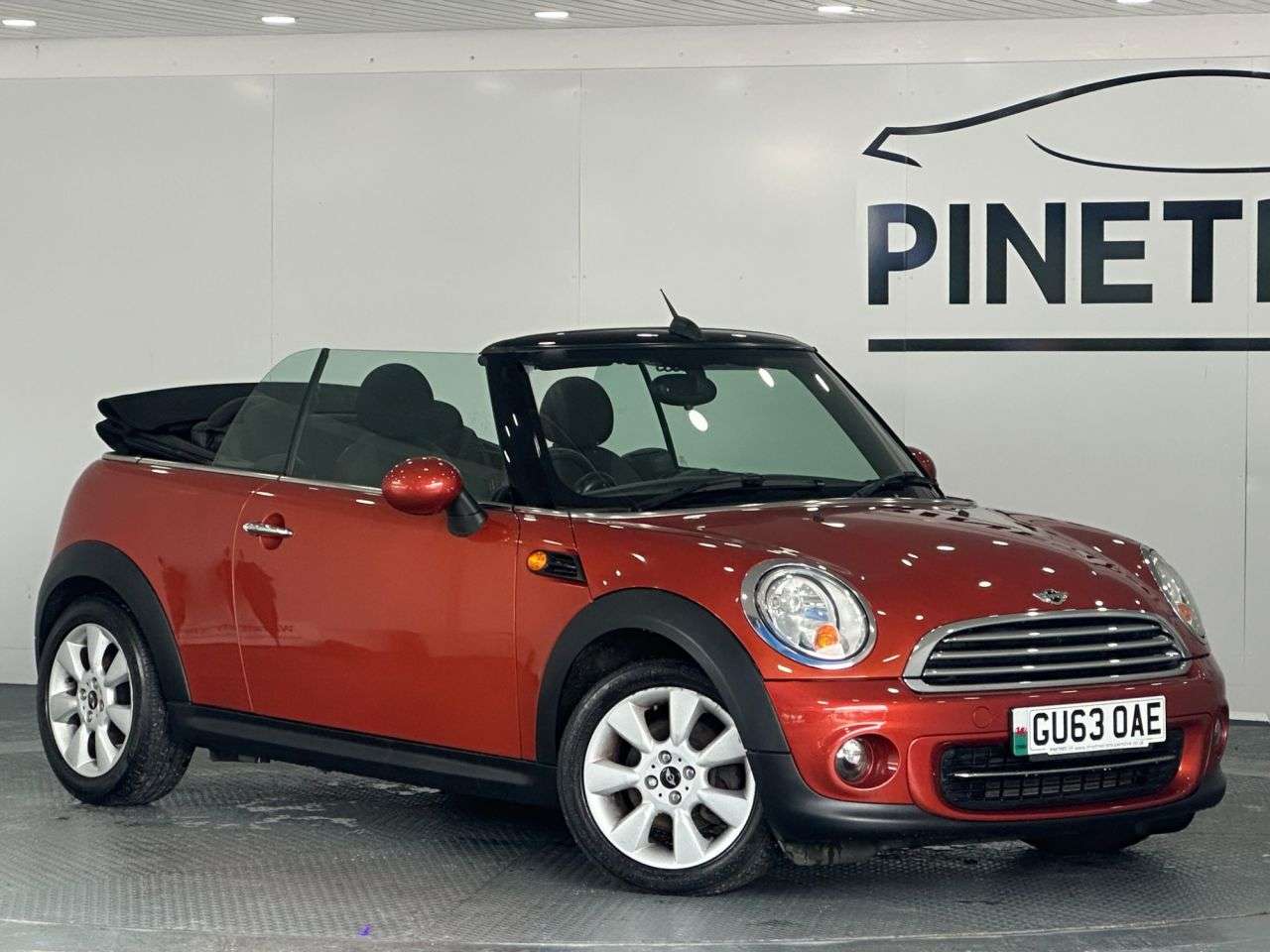 A 2013 MINI CONVERTIBLE 1.6 Cooper Convertible 2dr Petrol Manual Euro 6 (s/s) (122 ps) A 2013 MINI CONVERTIBLE 1.6 Cooper Convertible 2dr Petrol Manual Euro 6 (s/s) (122 ps)