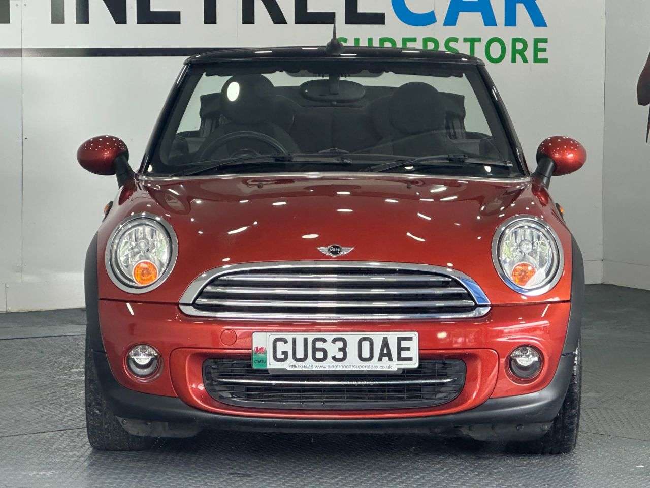 A 2013 MINI CONVERTIBLE 1.6 Cooper Convertible 2dr Petrol Manual Euro 6 (s/s) (122 ps) A 2013 MINI CONVERTIBLE 1.6 Cooper Convertible 2dr Petrol Manual Euro 6 (s/s) (122 ps)