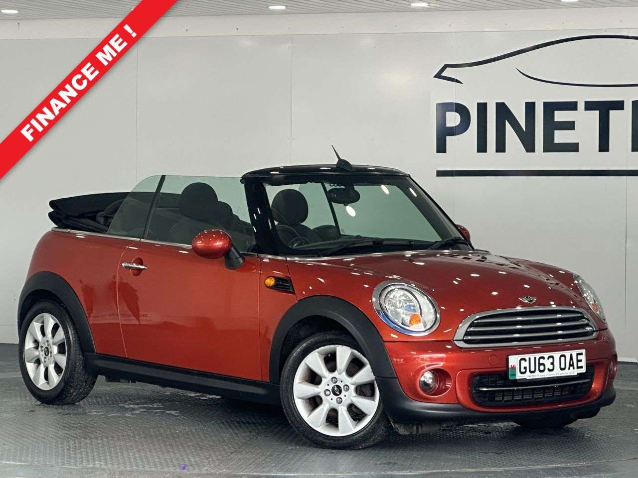 A 2013 MINI CONVERTIBLE 1.6 Cooper Convertible 2dr Petrol Manual Euro 6 (s/s) (122 ps) A 2013 MINI CONVERTIBLE 1.6 Cooper Convertible 2dr Petrol Manual Euro 6 (s/s) (122 ps)