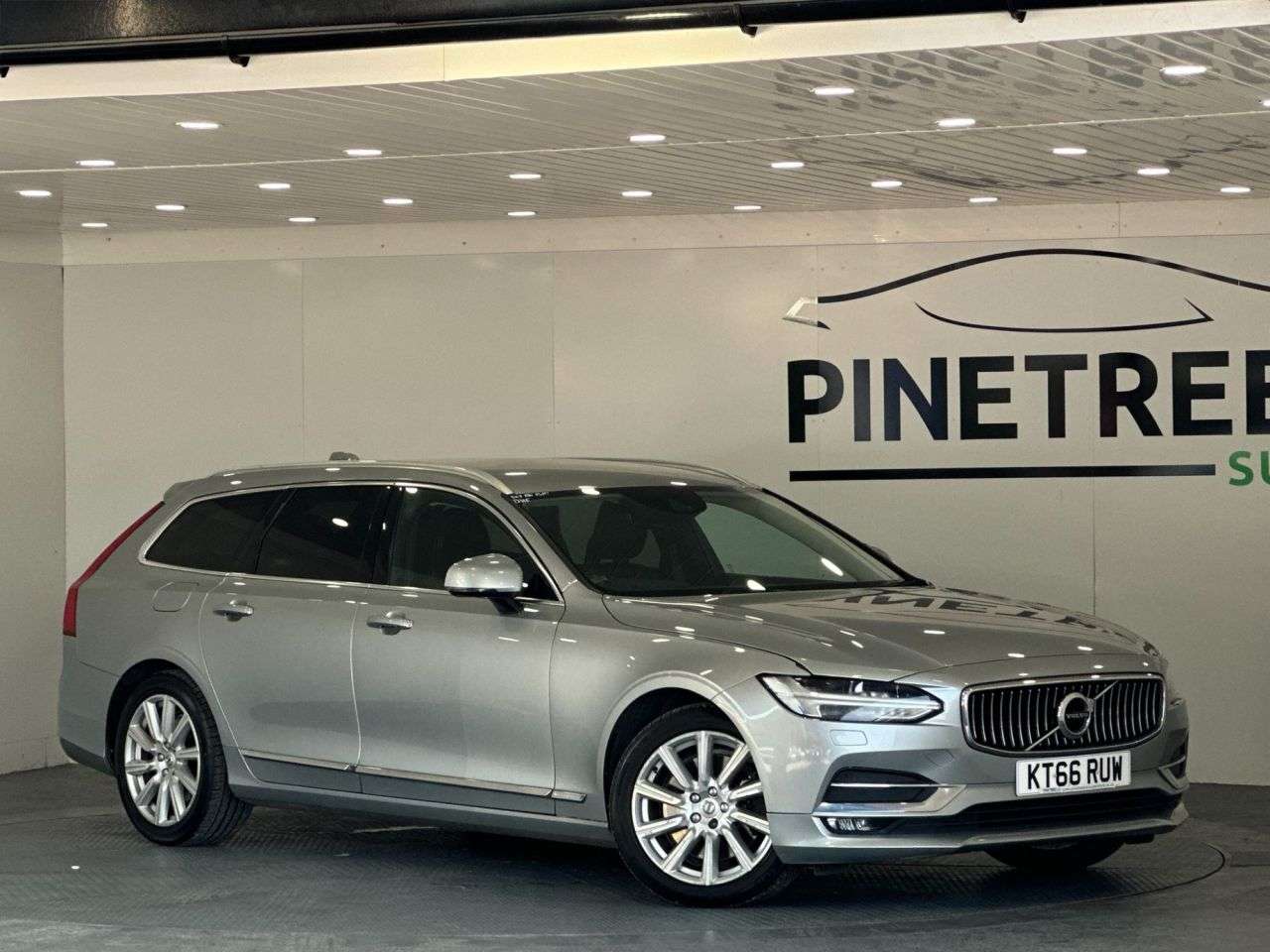 A 2017 VOLVO V90 2.0 D5 PowerPulse Inscription Estate 5dr Diesel Auto AWD Euro 6 (s/s) (235 A 2017 VOLVO V90 2.0 D5 PowerPulse Inscription Estate 5dr Diesel Auto AWD Euro 6 (s/s) (235