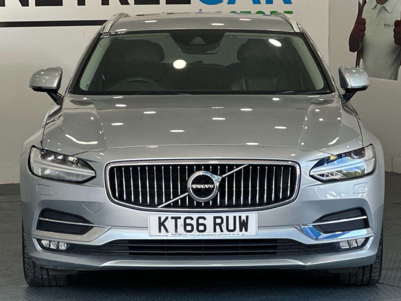 A 2017 VOLVO V90 2.0 D5 PowerPulse Inscription Estate 5dr Diesel Auto AWD Euro 6 (s/s) (235 A 2017 VOLVO V90 2.0 D5 PowerPulse Inscription Estate 5dr Diesel Auto AWD Euro 6 (s/s) (235