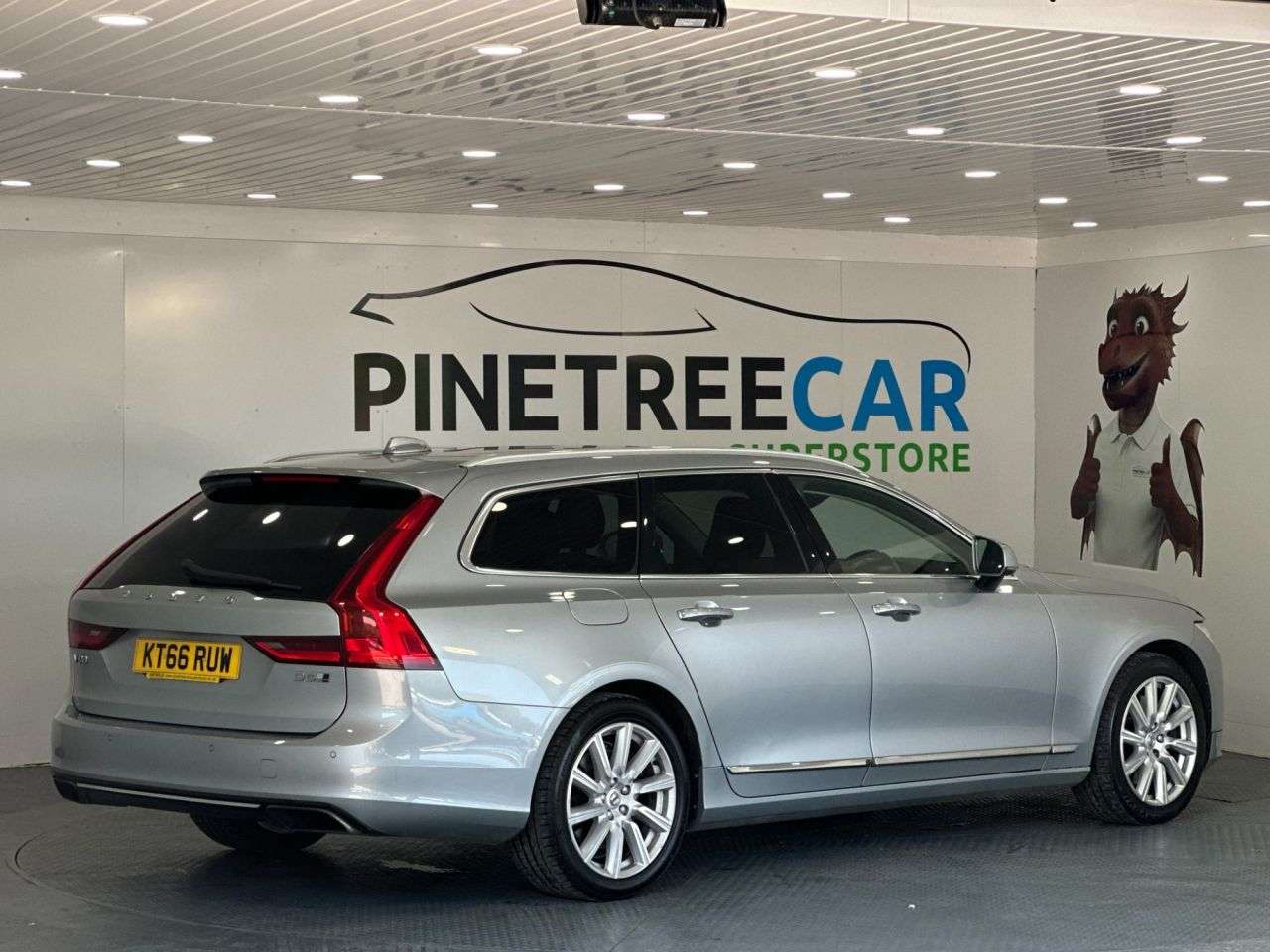 2017 VOLVO V90 2017 VOLVO V90