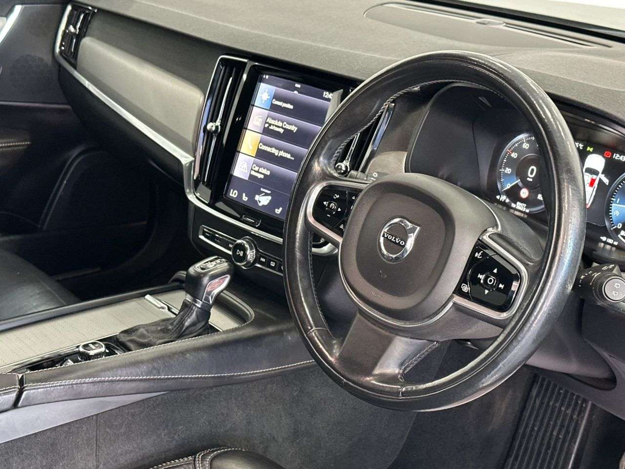 2017 VOLVO V90 2017 VOLVO V90