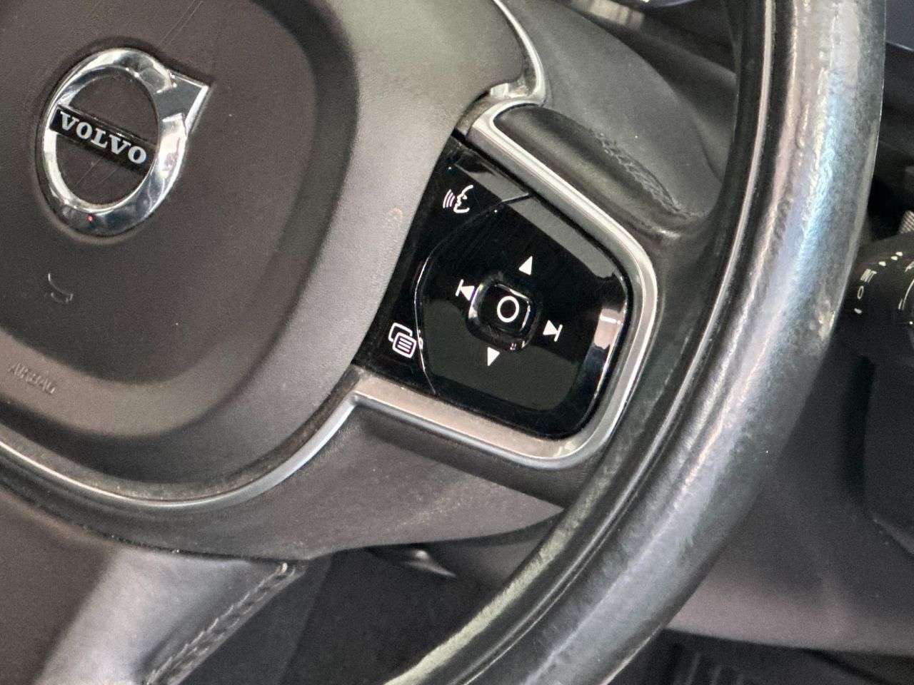 2017 VOLVO V90 2017 VOLVO V90