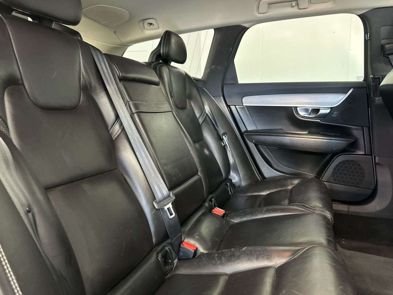 2017 VOLVO V90 2017 VOLVO V90