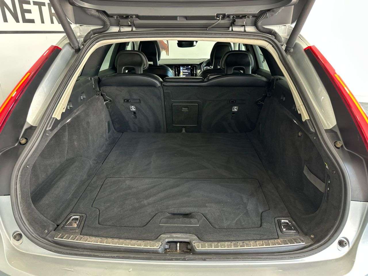 2017 VOLVO V90 2017 VOLVO V90