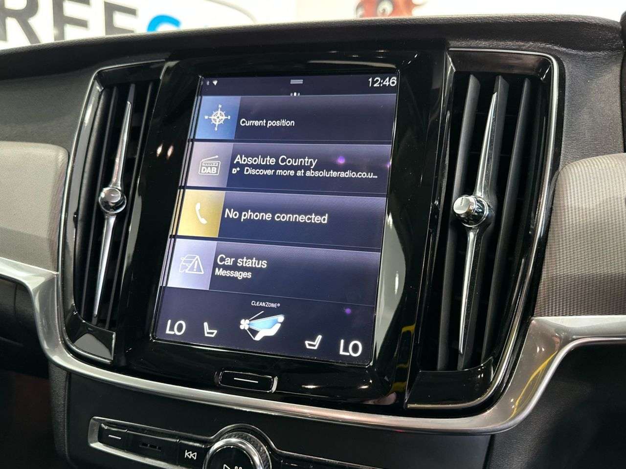 2017 VOLVO V90 2017 VOLVO V90