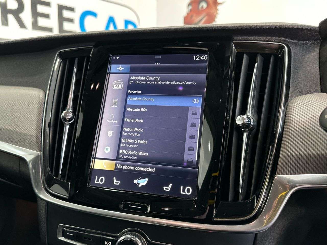 2017 VOLVO V90 2017 VOLVO V90
