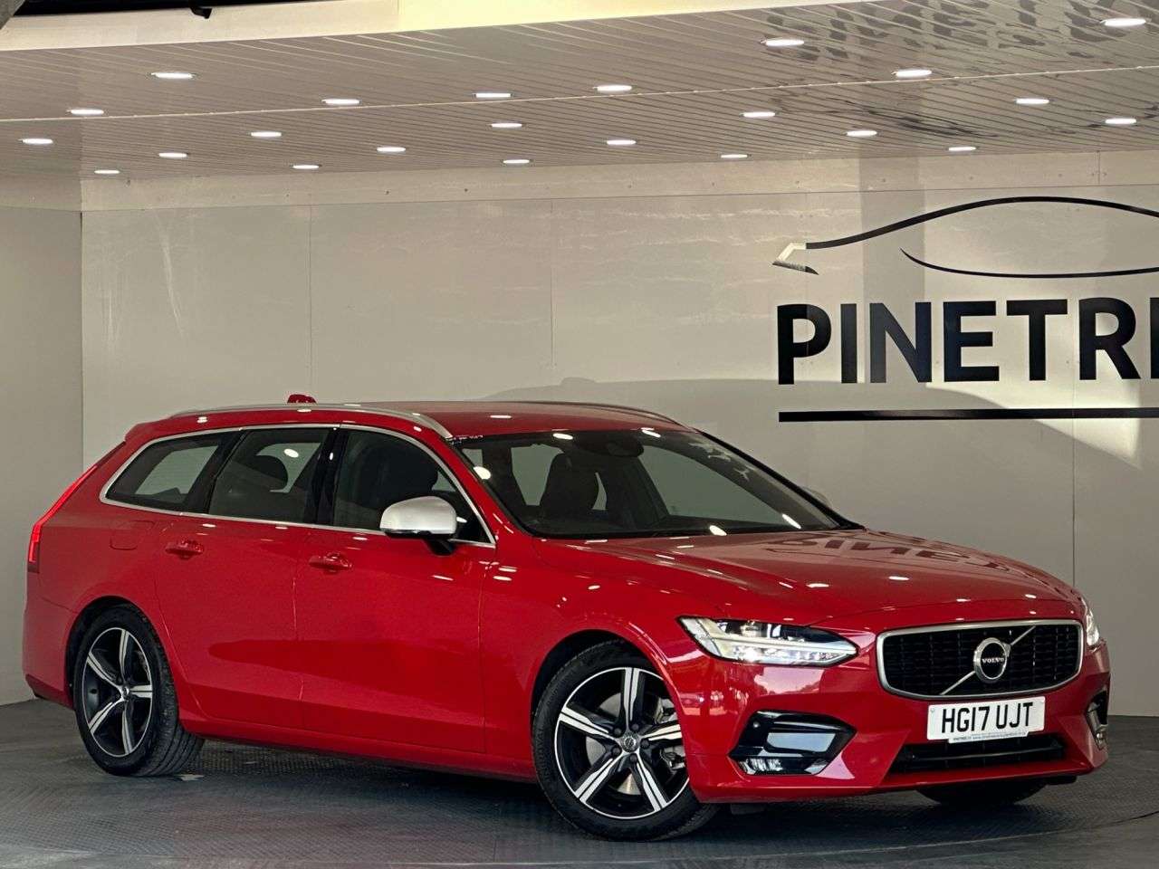 A 2017 VOLVO V90 2.0 D5 PowerPulse R-Design Estate 5dr Diesel Auto AWD Euro 6 (s/s) (235 ps) A 2017 VOLVO V90 2.0 D5 PowerPulse R-Design Estate 5dr Diesel Auto AWD Euro 6 (s/s) (235 ps)
