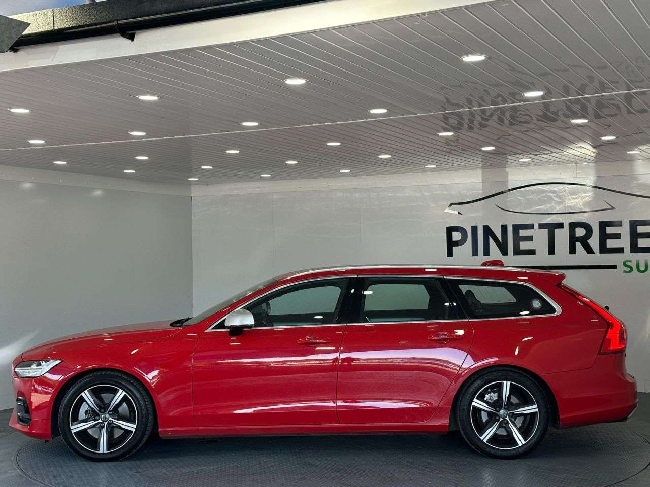 2017 VOLVO V90 2017 VOLVO V90