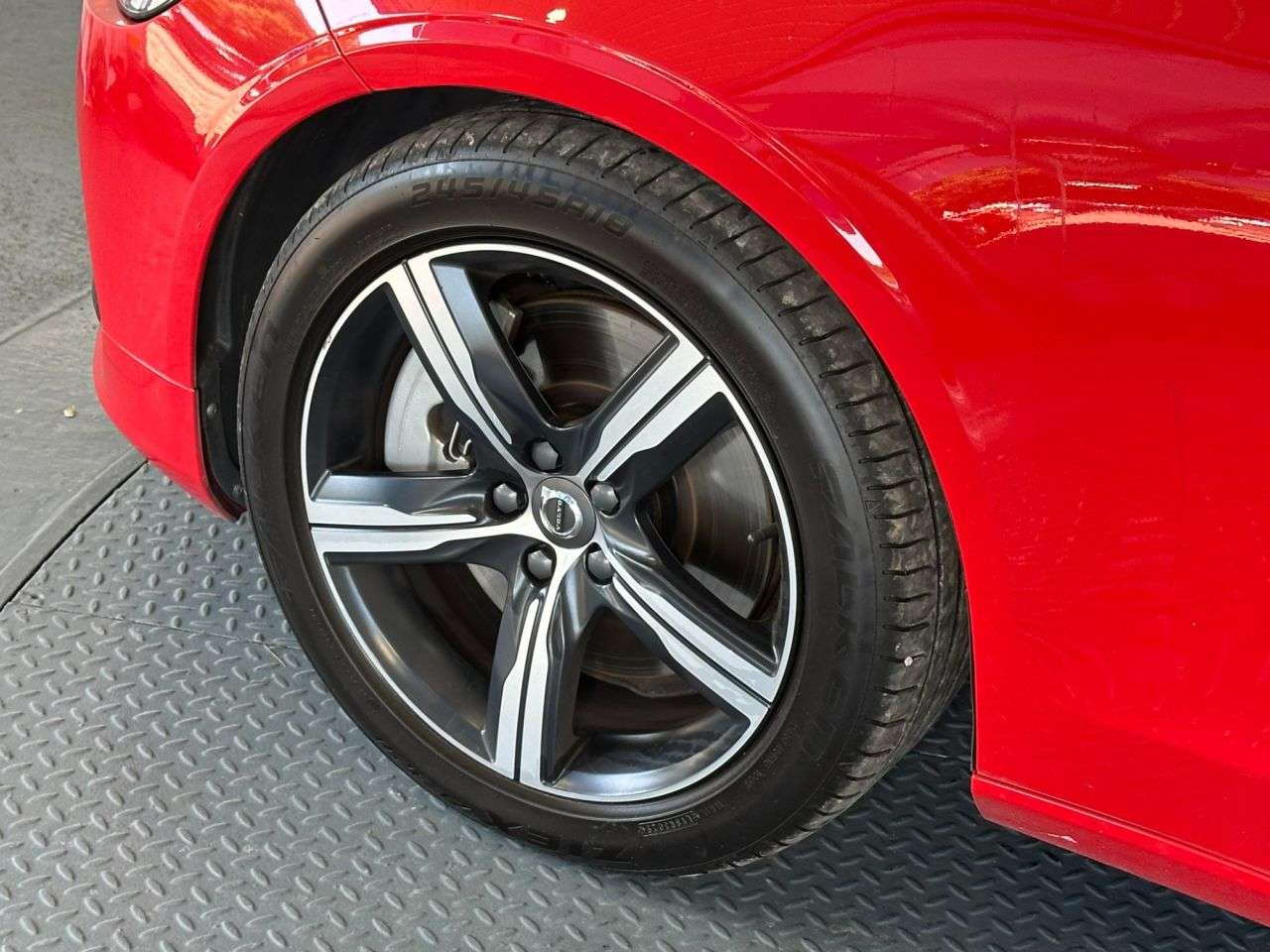 2017 VOLVO V90 2017 VOLVO V90