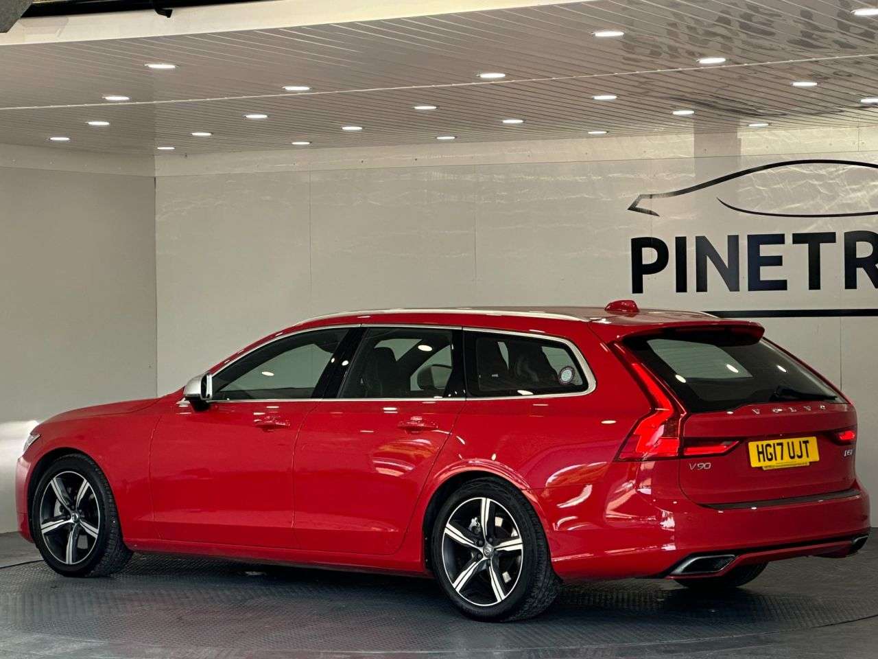 2017 VOLVO V90 2017 VOLVO V90