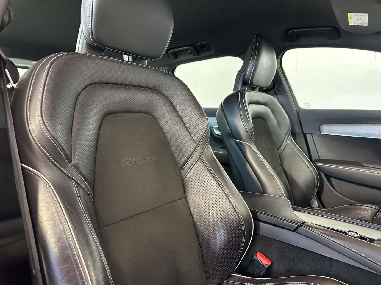 2017 VOLVO V90 2017 VOLVO V90