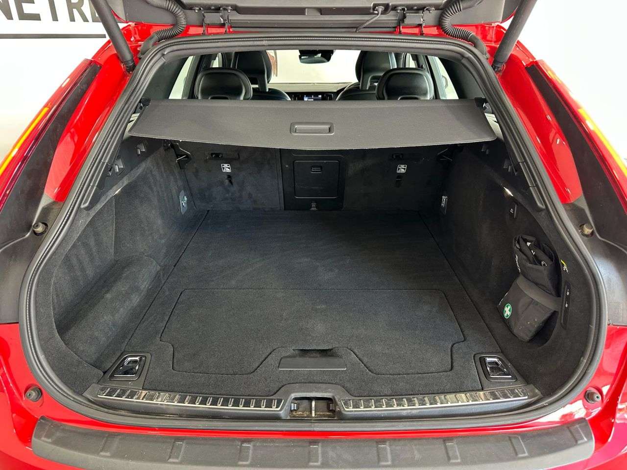 2017 VOLVO V90 2017 VOLVO V90