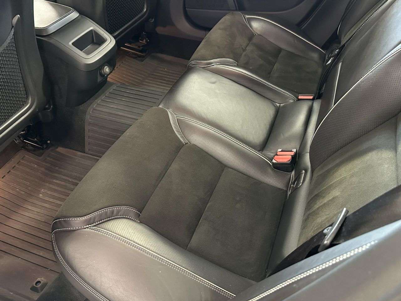 2017 VOLVO V90 2017 VOLVO V90