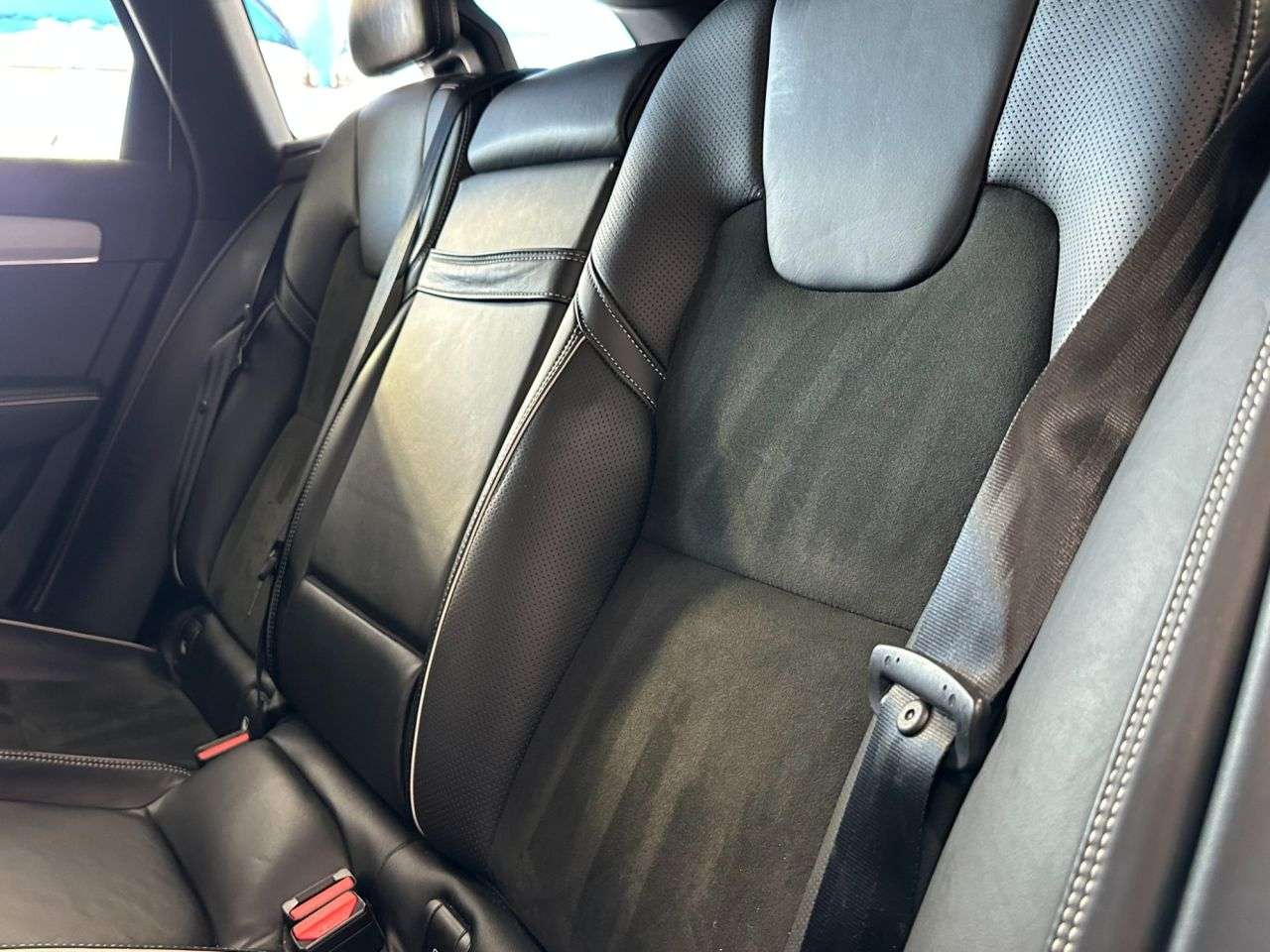 2017 VOLVO V90 2017 VOLVO V90