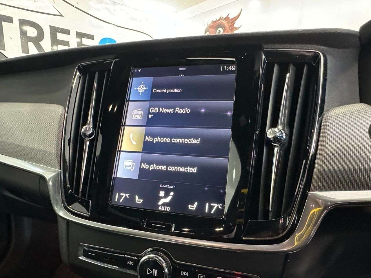2017 VOLVO V90 2017 VOLVO V90
