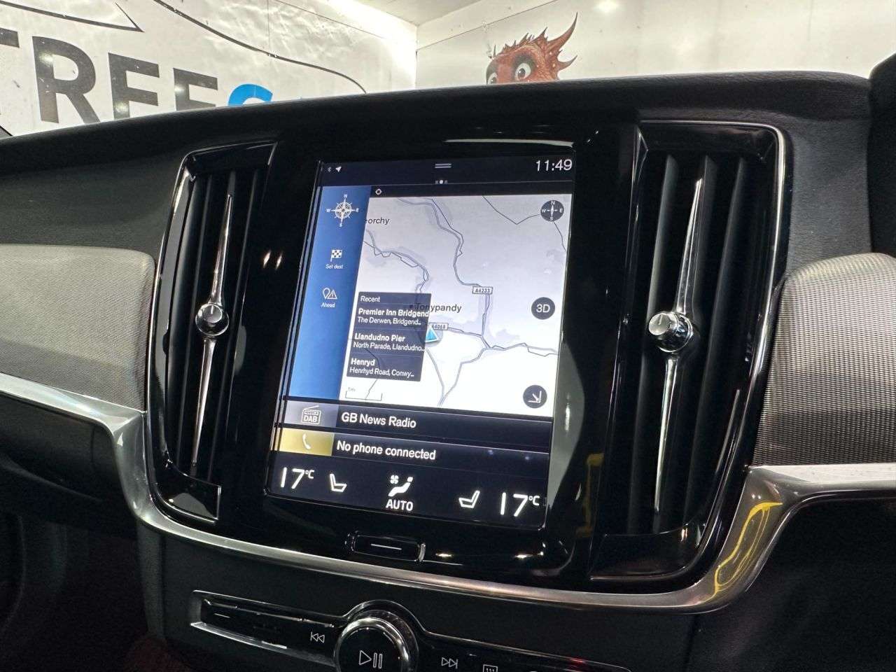 2017 VOLVO V90 2017 VOLVO V90