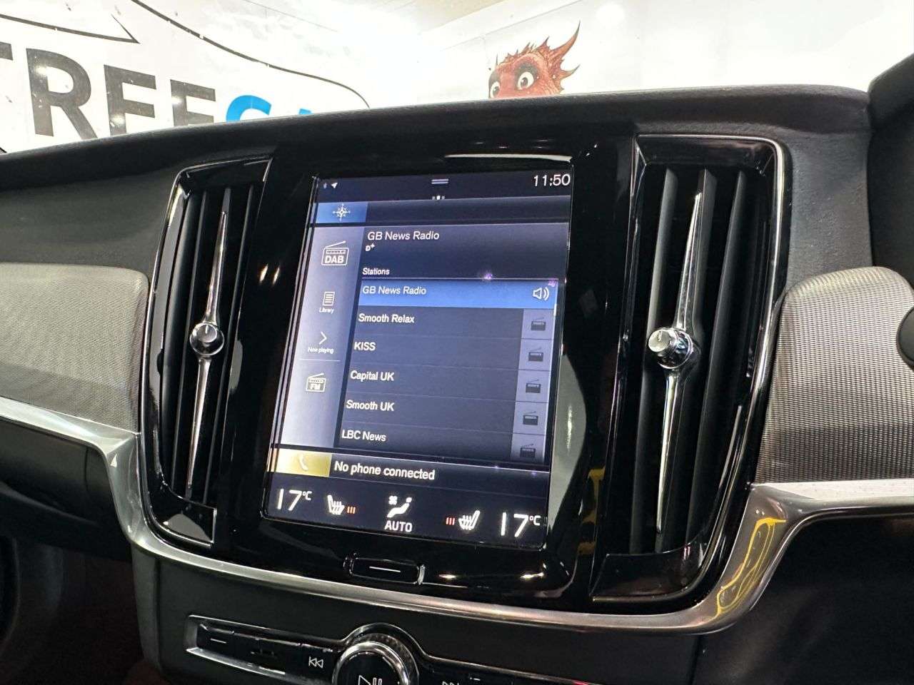2017 VOLVO V90 2017 VOLVO V90