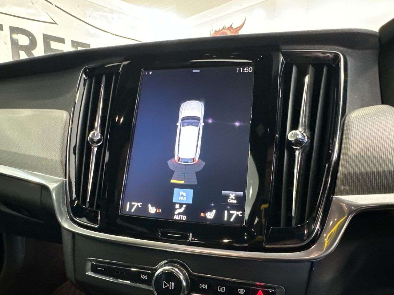 2017 VOLVO V90 2017 VOLVO V90
