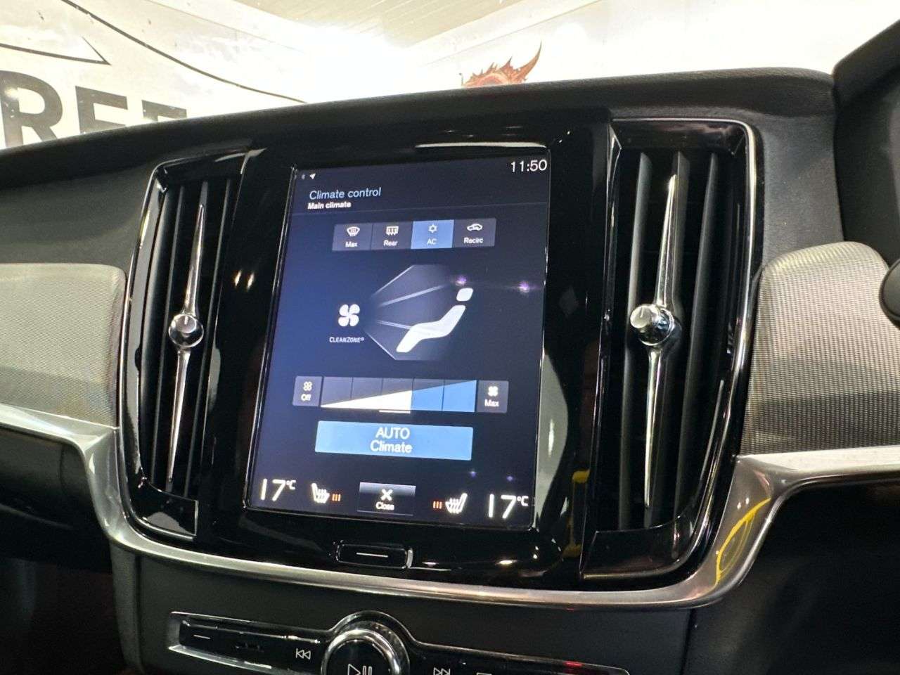 2017 VOLVO V90 2017 VOLVO V90