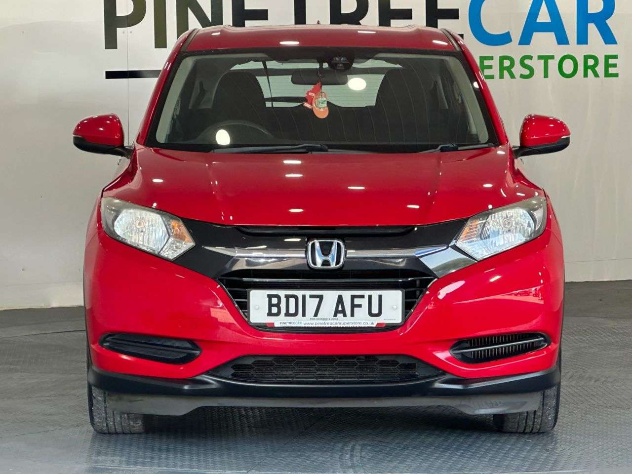 A 2017 HONDA HR-V 1.6 i-DTEC Black Edition SUV 5dr Diesel Manual Euro 6 (s/s) (120 ps) A 2017 HONDA HR-V 1.6 i-DTEC Black Edition SUV 5dr Diesel Manual Euro 6 (s/s) (120 ps)