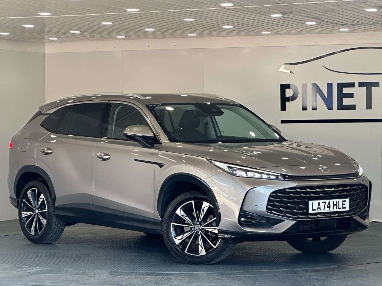 A 2024 MG MG HS 1.5 T-GDI Trophy SUV 5dr Petrol Manual Euro 6 (s/s) (169 ps) A 2024 MG MG HS 1.5 T-GDI Trophy SUV 5dr Petrol Manual Euro 6 (s/s) (169 ps)