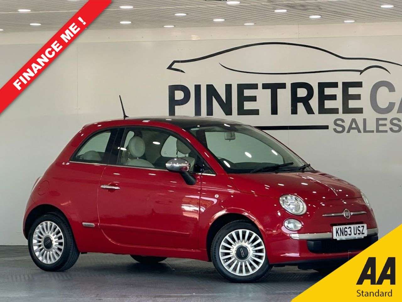 A 2013 FIAT 500 LOUNGE A 2013 FIAT 500 LOUNGE
