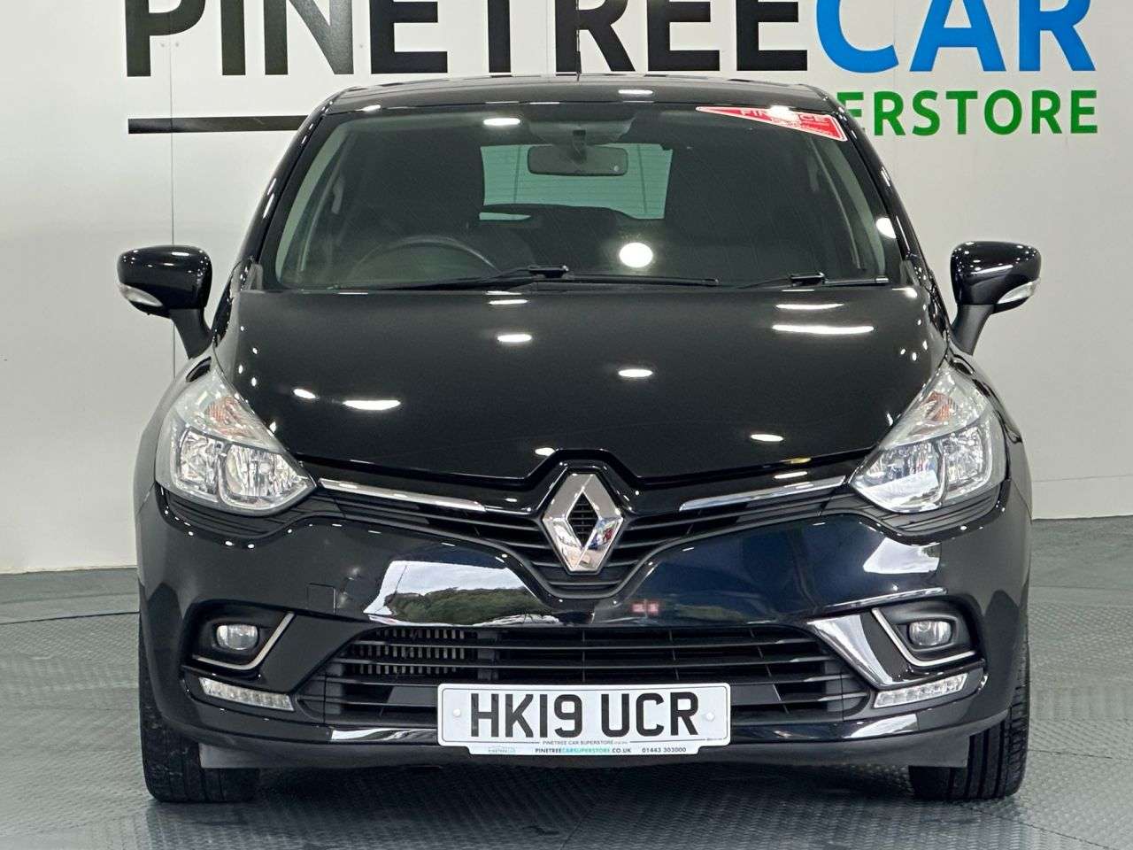 A 2019 RENAULT CLIO 0.9 TCe Iconic Hatchback 5dr Petrol Manual Euro 6 (s/s) (90 ps) A 2019 RENAULT CLIO 0.9 TCe Iconic Hatchback 5dr Petrol Manual Euro 6 (s/s) (90 ps)