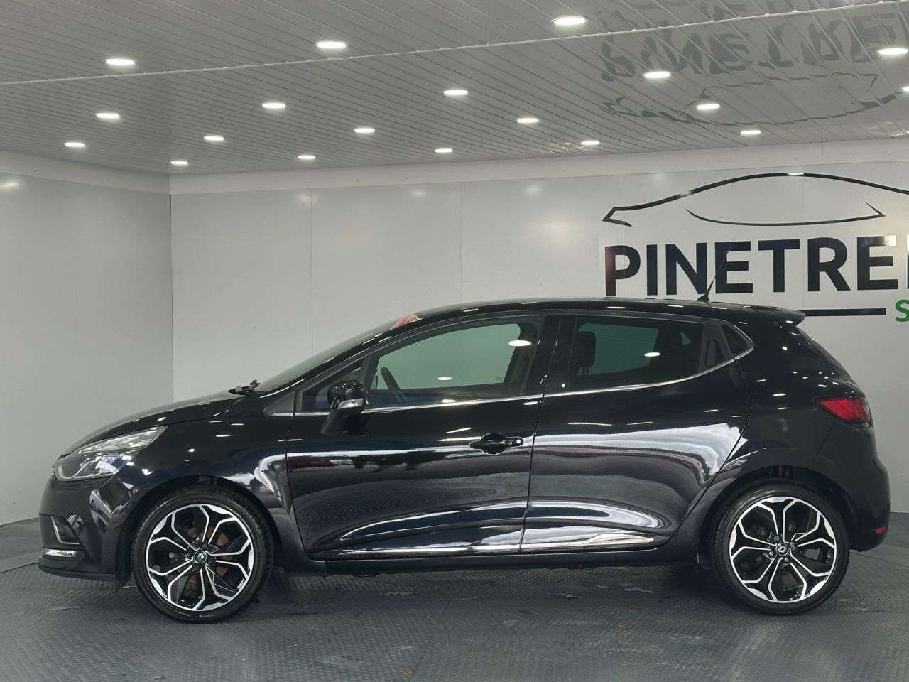 2019 RENAULT CLIO 2019 RENAULT CLIO